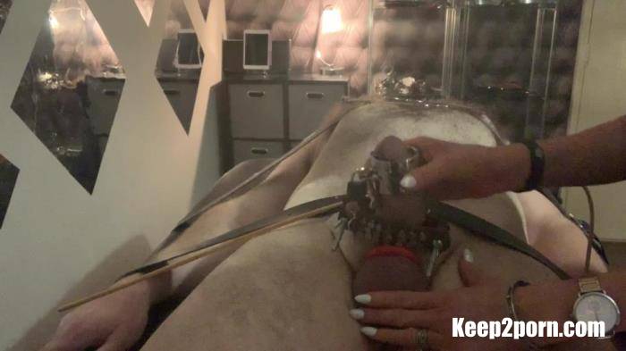 Video Of A Cock Clamped With Spikes At Top End And Base [LadyDarkAngelUk / FullHD 1080p]