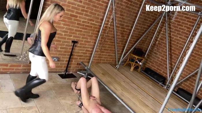 Misogynistic Slave Gets Stomped Into Place [MissCourtney / FullHD 1080p]