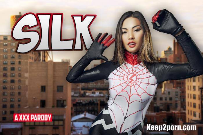 Polly Pons - Silk A XXX Parody [VRCosplayx / UltraHD 2K / 1920p / VR]