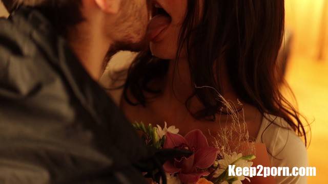 Cum Kiss For Cuckold Husband [Pornhub, MaryBarrie / FullHD 1080p]