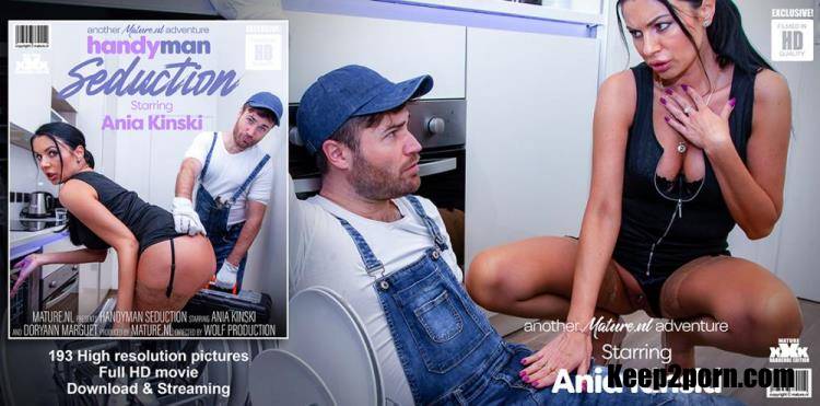 Ania Kinski, Doryann Marguet - Hot MILF Ania Kinski seduces the handyman [Mature.nl, Mature.eu / FullHD 1080p]
