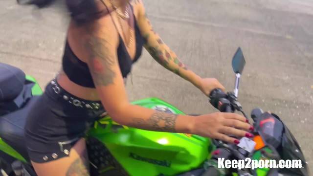 I Learn To Drive A Motorcycle While My Teacher Controls My Lush Until I Cum [Pornhub, MadeleineMorales / FullHD 1080p]