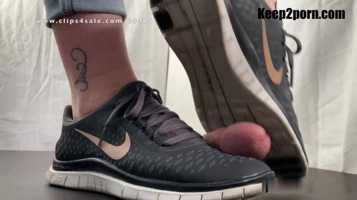 A cock crushing Shoejob in black Nike frees - CBT and some spitting [Tramplegirls Shoejobs and Cockcrush / FullHD 1080p]