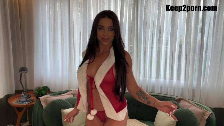 Luiza Marcato - Mrs Claus Is Lonely These Days and I Reached Out to Fill Her Empty Ass [FapHouse / FullHD 1080p]