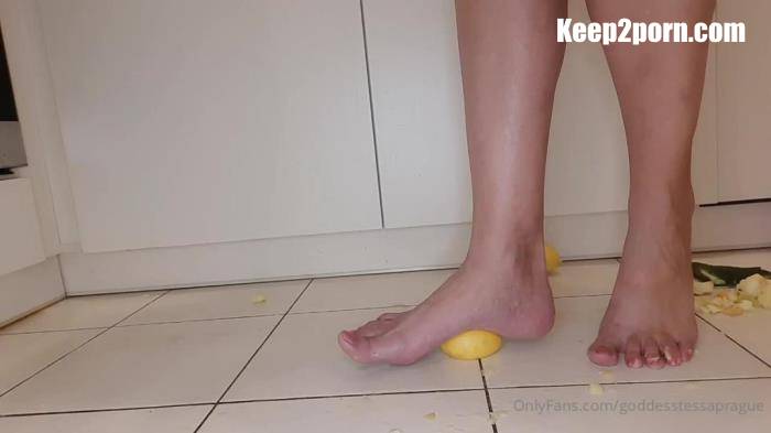 Goddess Tessa - 45 Size Feet Goddess - My Big 45size Feet Crush Fruit [Onlyfans / HD 720p]