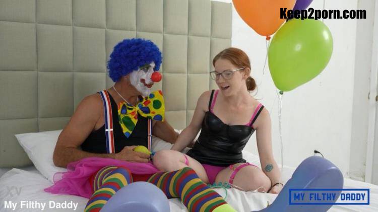 Amy Quinn - Kinko the Clown has a pee party with lil Amy [PornBox, Myfilthydaddy / FullHD 1080p]