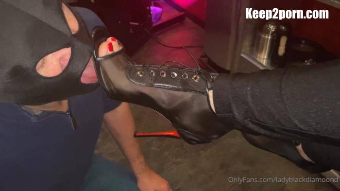 Lady Blackdiamoond, blackdiamoondofficial - I want that you worship my high heels like him Are you ready [FullHD 1080p]